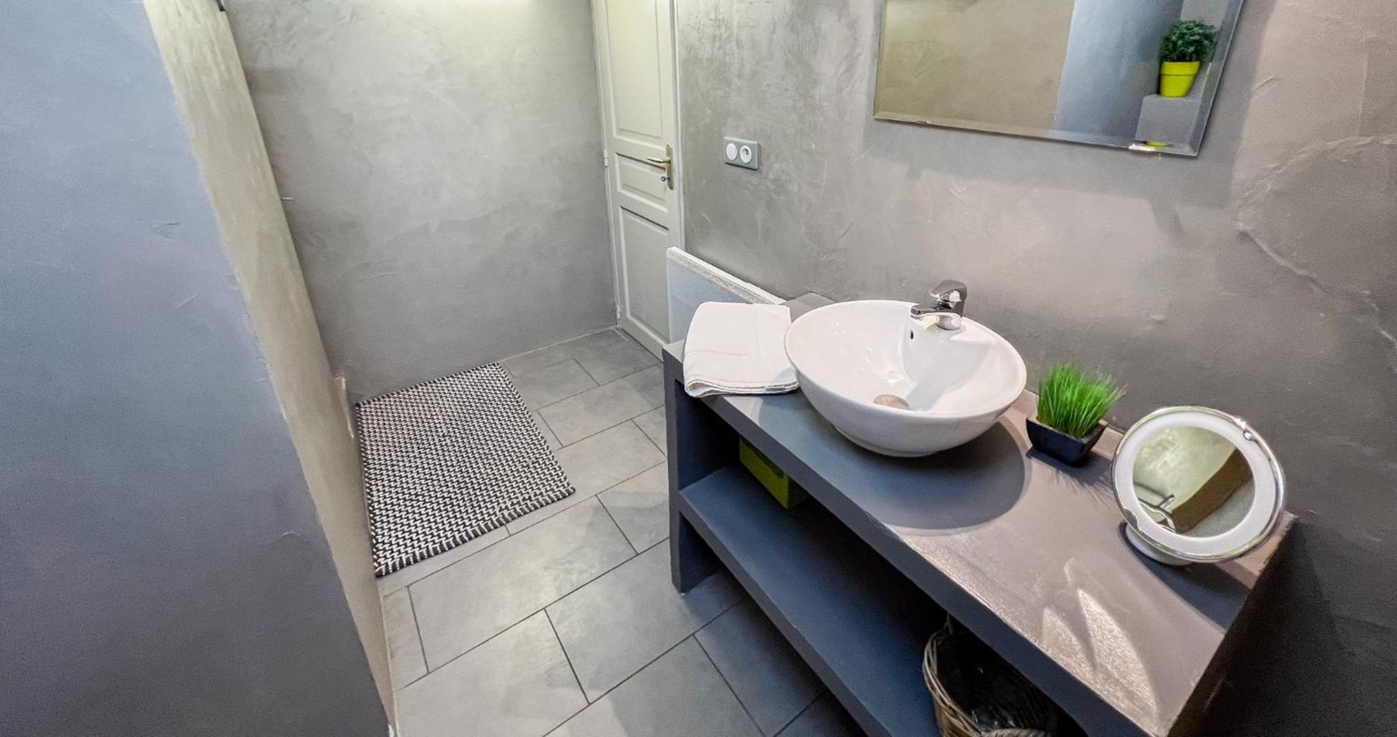 Ferienwohnung Ac - Private Exterior - Au Pied Du Palais Des Papes! Avignon Exterior foto